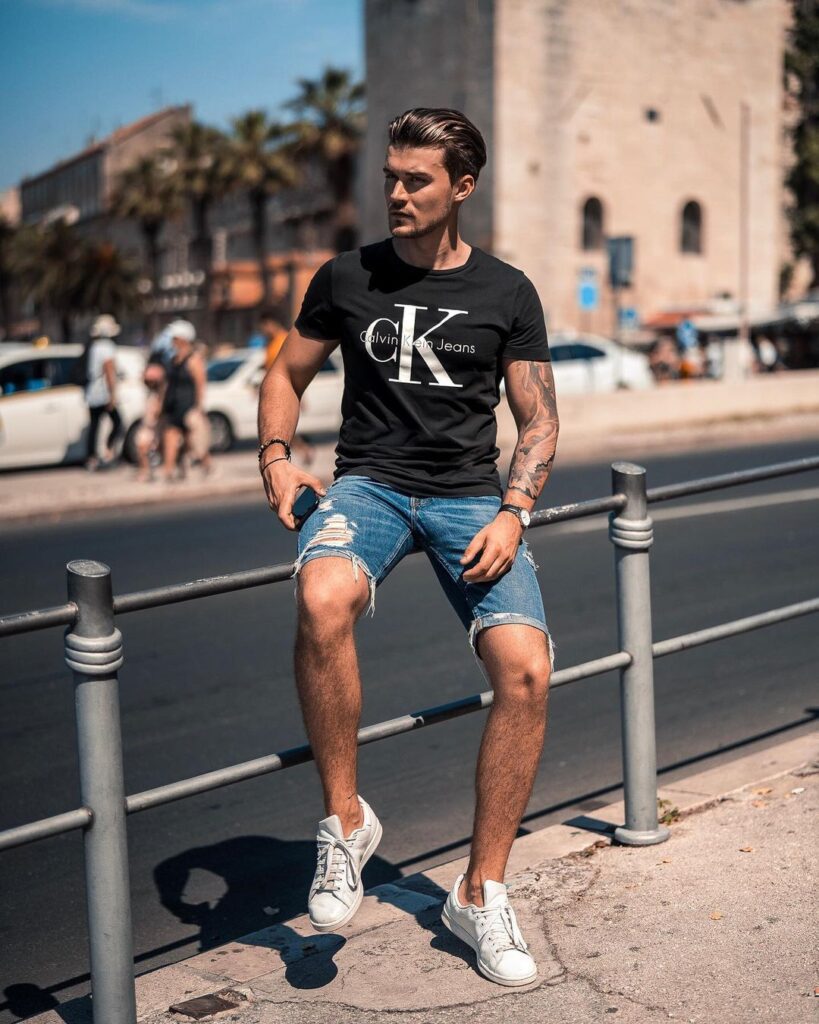 T-shirts with denim shorts outfit ideas for men