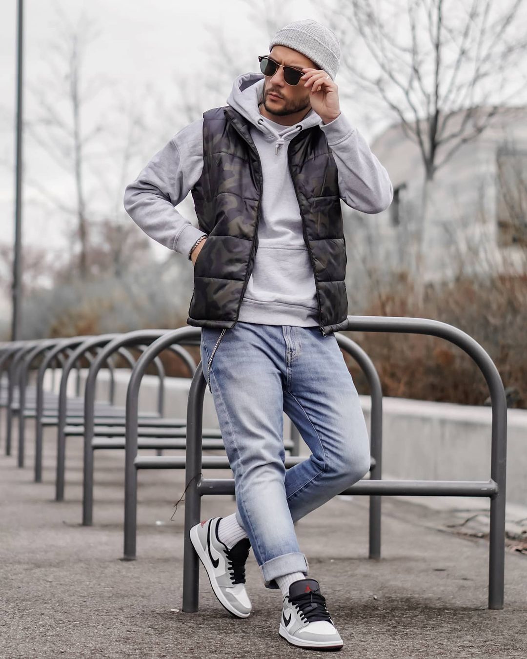 How to wear a puffer vest? 35 voguish puffer vest outfits for guys ...