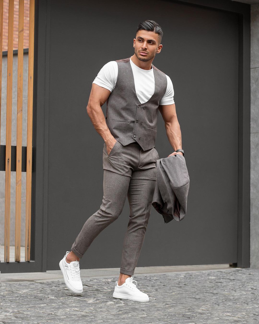 How to style a vest? 40 vest outfits for men. - vogueymen.com