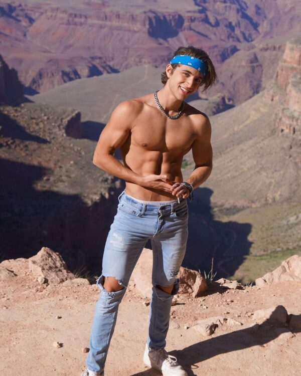 Outfit with a blue bandana for guys