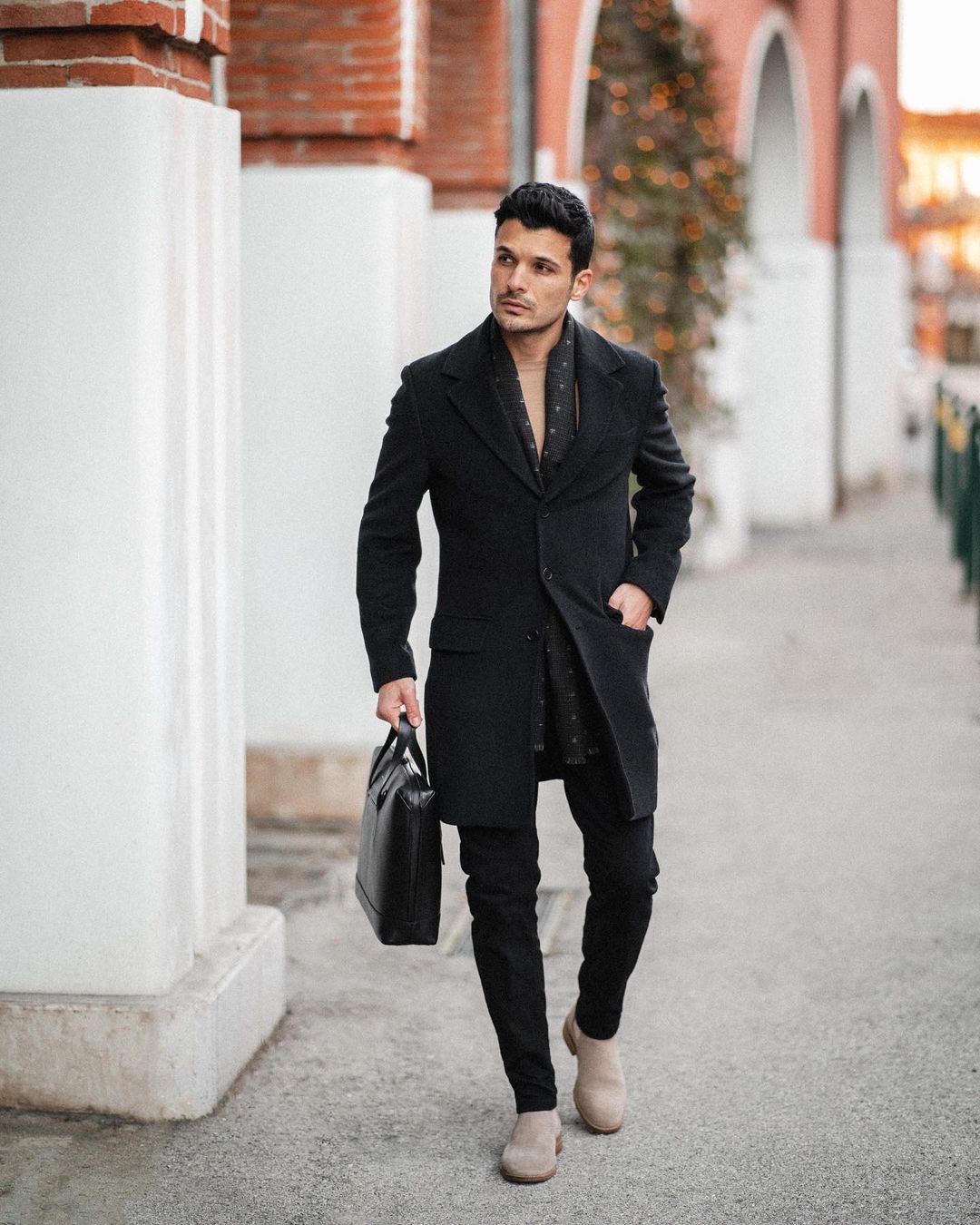 How to wear a black overcoat casually? 30 stylish black overcoat outfit ...