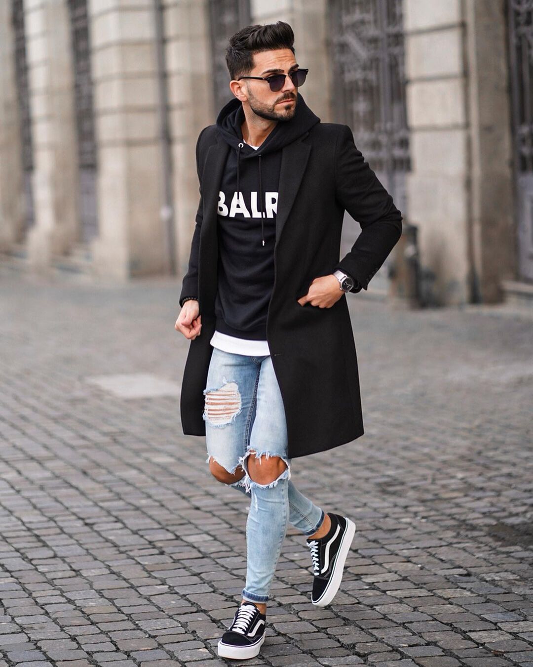 How to wear a black overcoat casually? 30 black overcoat outfits for ...