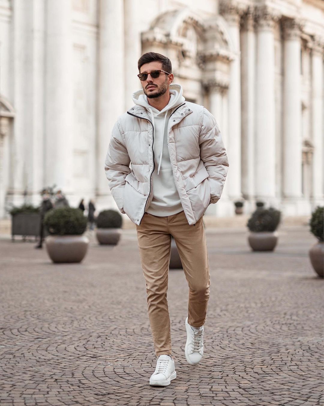 35 stylish and cozy puffer jacket outfit ideas for guys - vogueymen.com