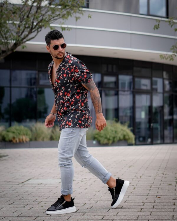 short-sleeve floral print shirt outfit ideas for guys.