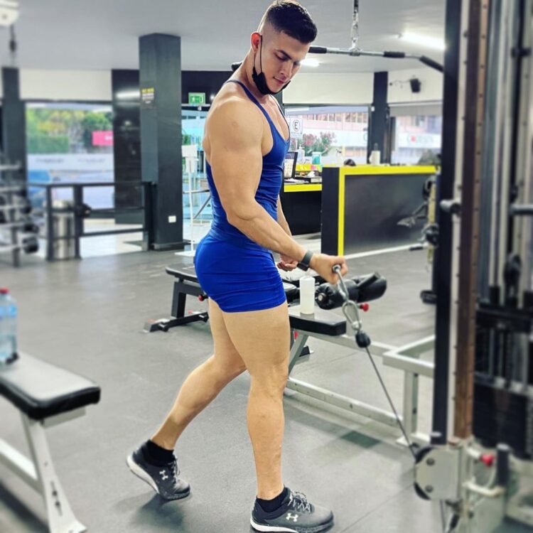 How can I look attractive at the gym?