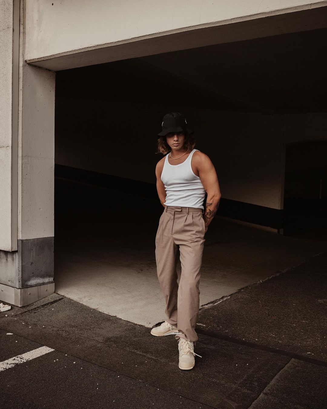 30 Aesthetic Outfits With Bucket Hats For Men