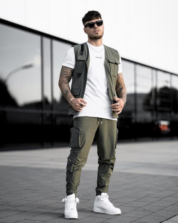 Gray cargo pants outfits