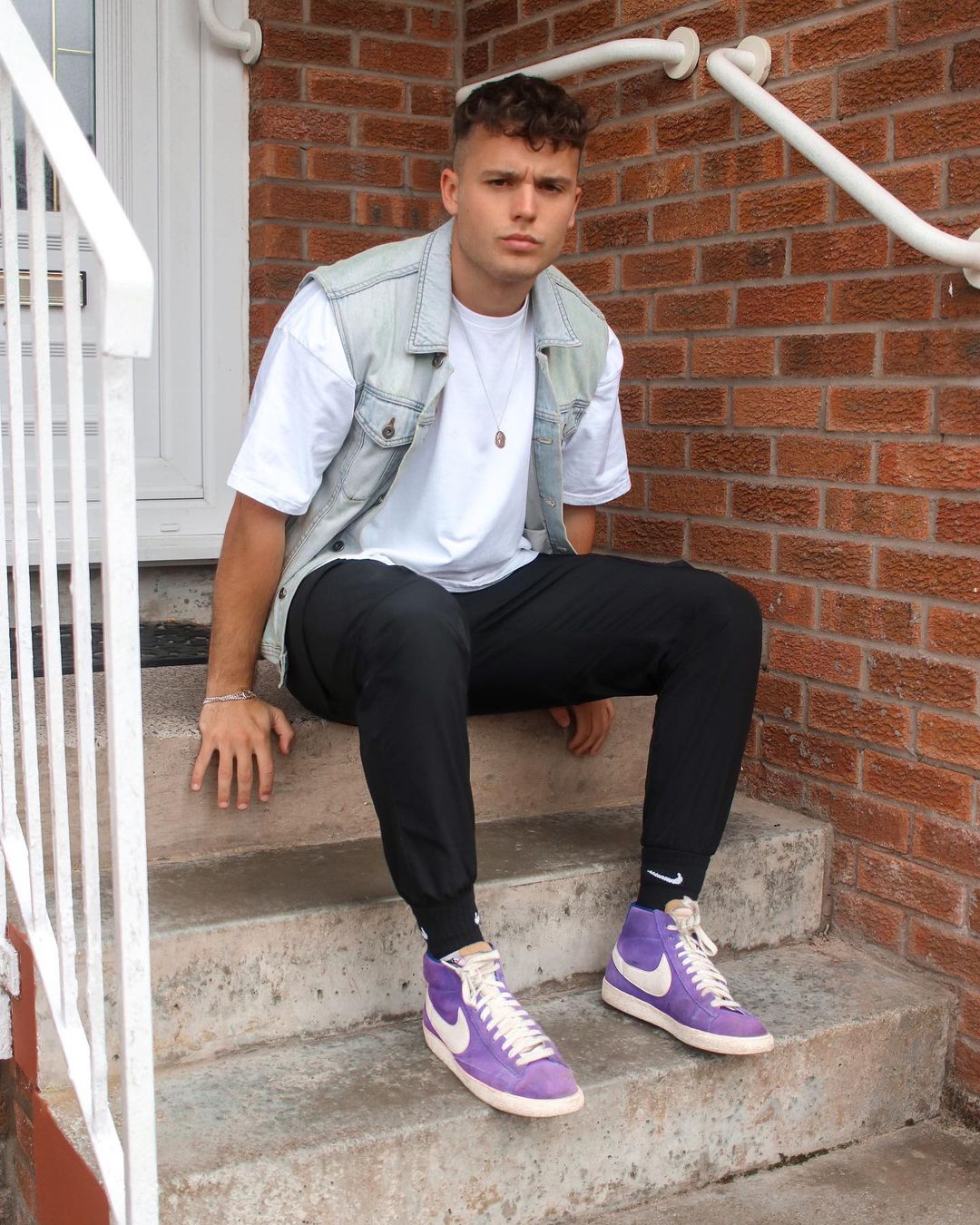 How to style a denim vest? 35+ denim vest outfits for men.