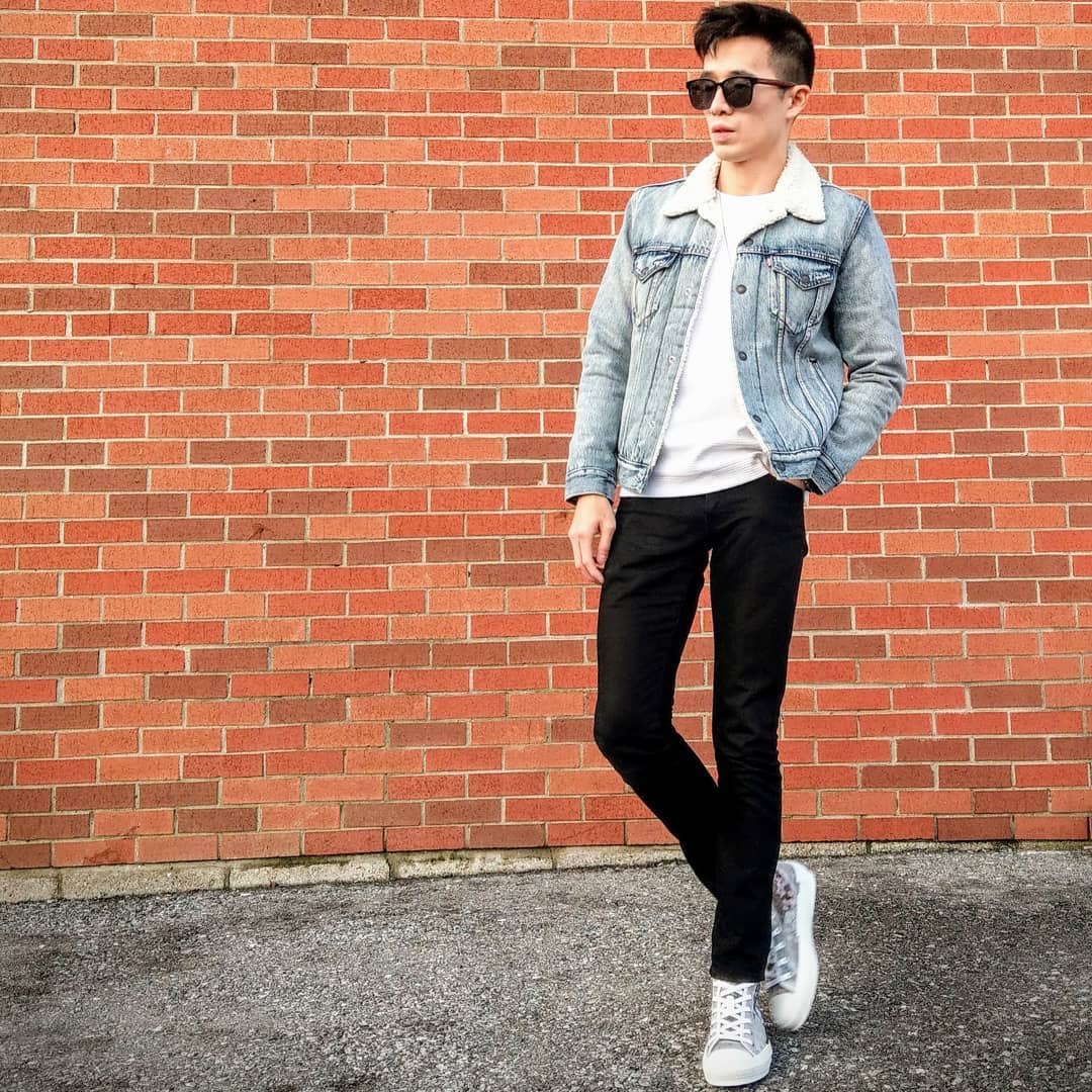 30 light blue denim jacket outfits for men.