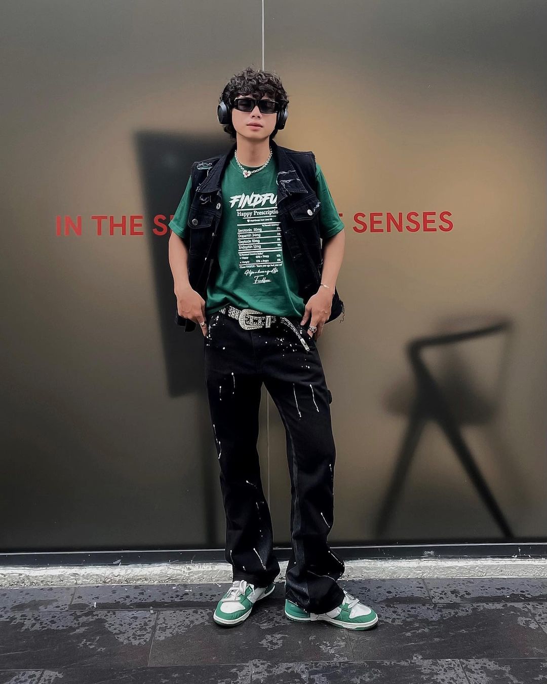 How to style a denim vest? 35+ denim vest outfits for men.