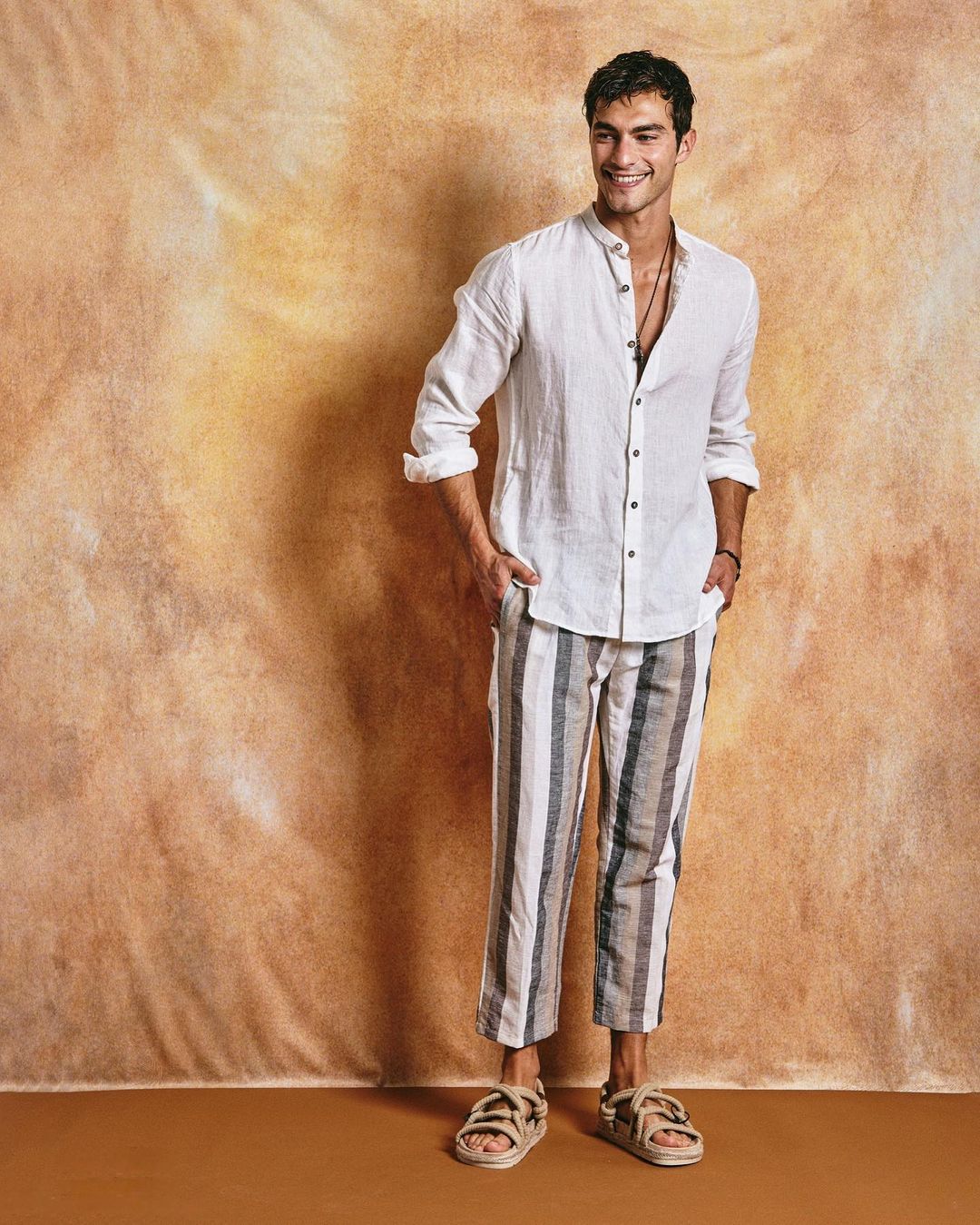 What to wear with striped pants? 40 pinstripe pants outfit ideas for