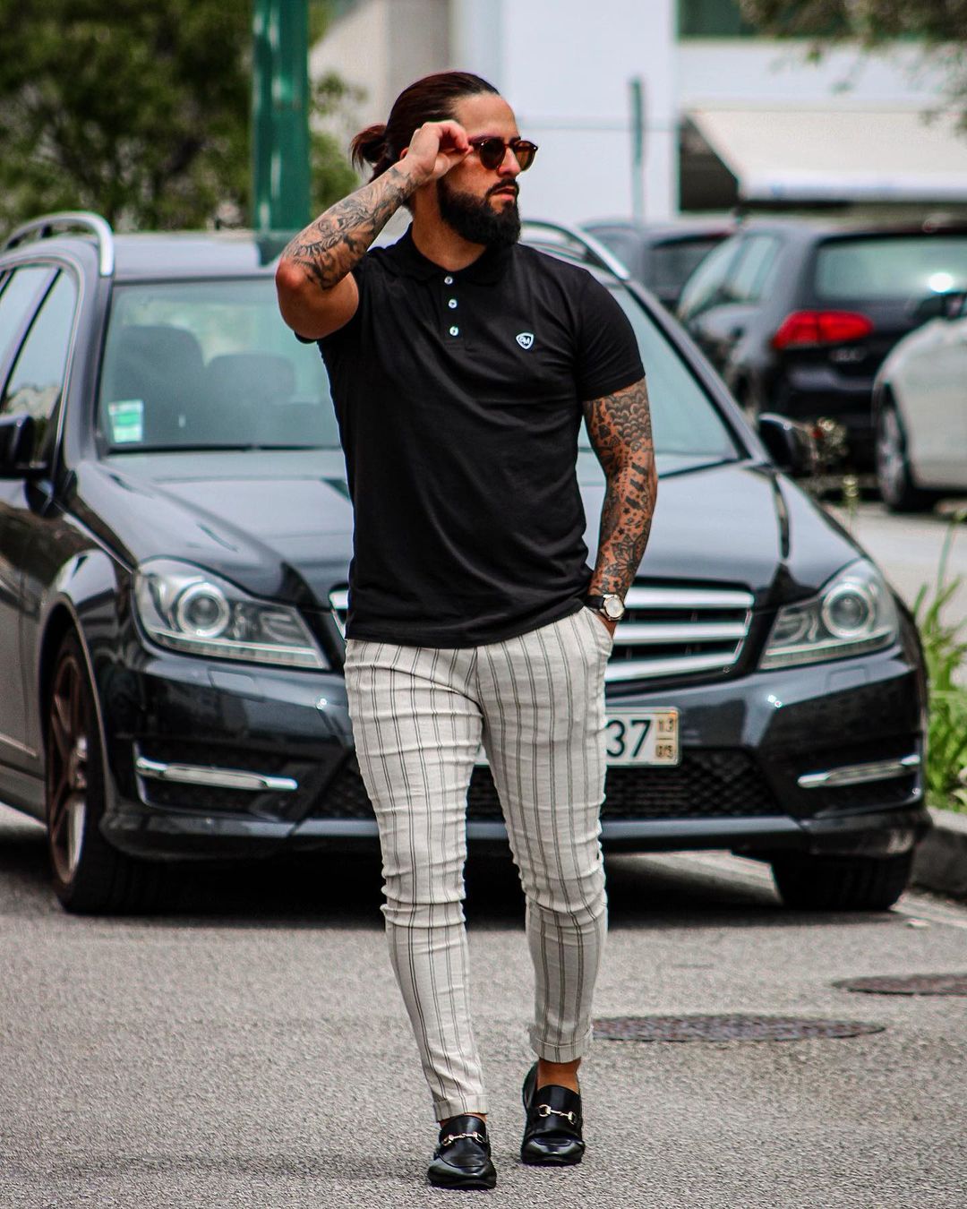 What to wear with striped pants? 40 pinstripe pants outfit ideas for