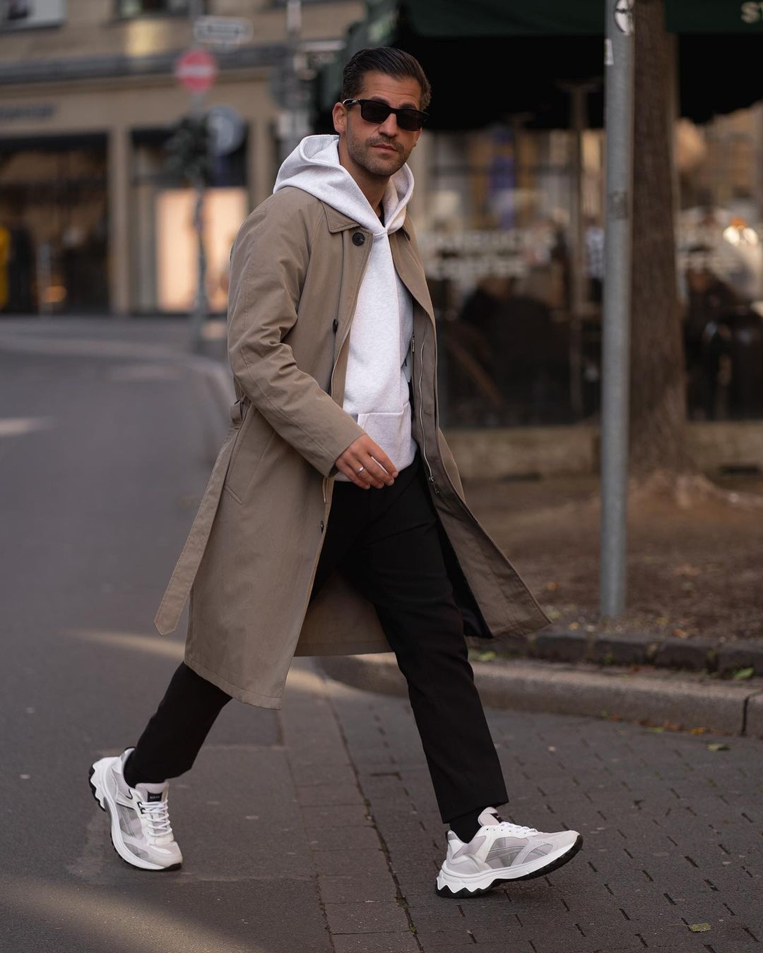 How to look hot in a hoodie? 45 outfits with hoodies for guys ...