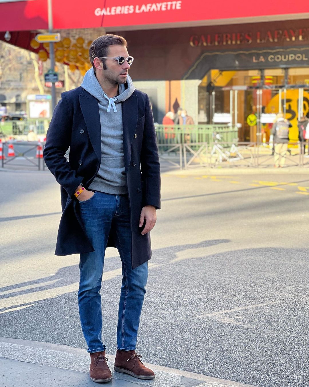 How to look hot in a hoodie? 45 outfits with hoodies for guys ...