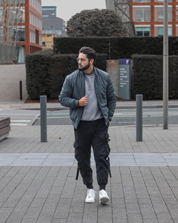 Casual bomber jacket outfit ideas for men