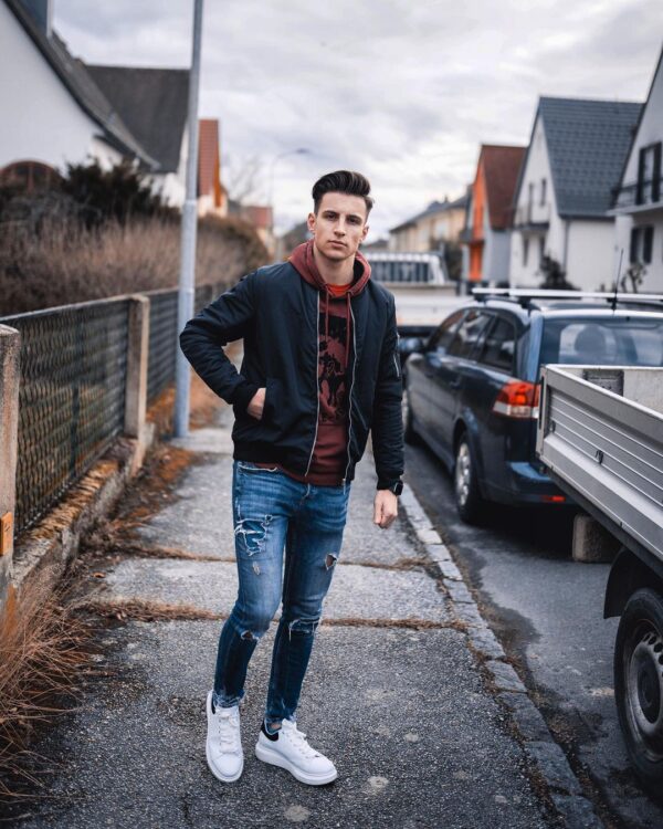 Casual bomber jacket outfit ideas for men