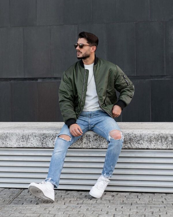 Bomber jacket outfits with jeans.