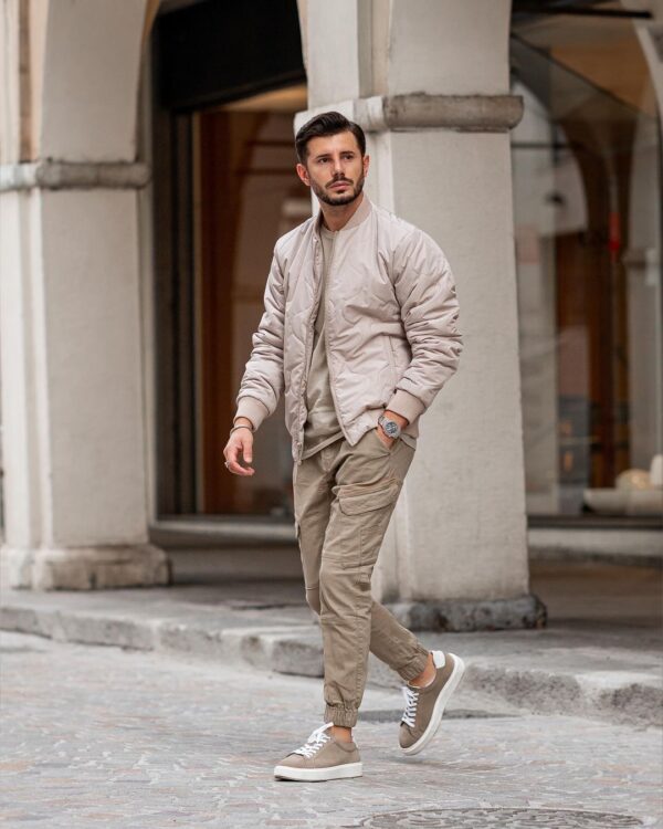 Casual bomber jacket outfit ideas for men