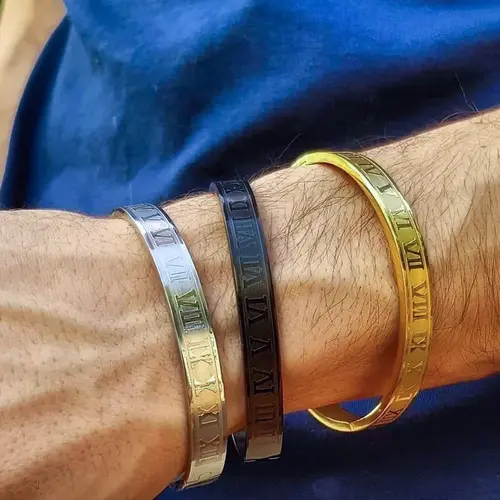 Types of bracelets, The  bangle bracelets.
