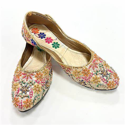 Indian traditional fashion accessories, Jutti.