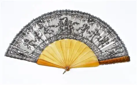 Chantilly Lace Fan