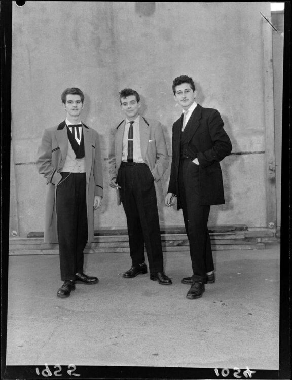 Ribbon ties, Fashion Accessories of the 1950s
