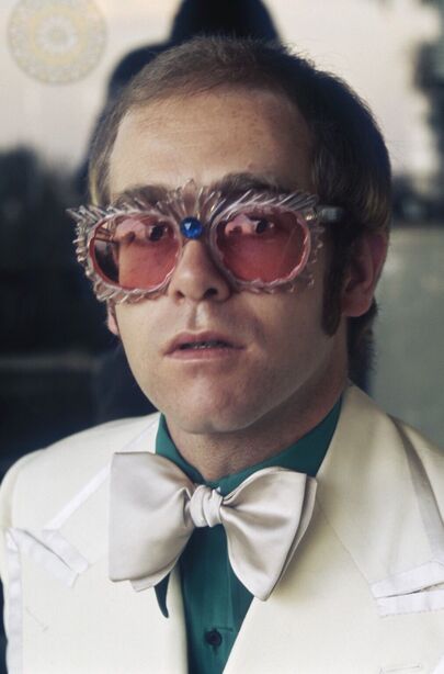 Bold and Elegant Sunglasses, Men’s Fashion accessories of the 1970s