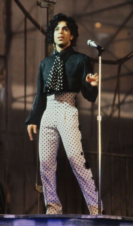 Silk Scarves, Fashion accessories of the 80s.